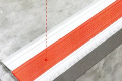Stufenkante_Metall_roter_Einleger_1